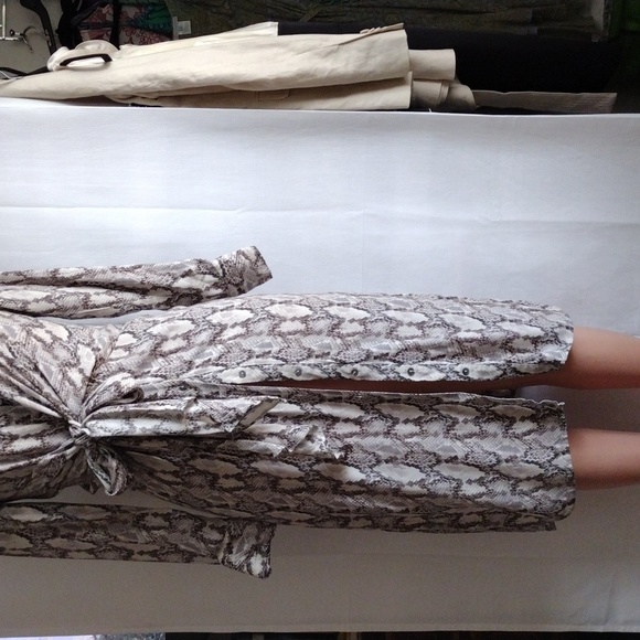 Vici python print wrap style midi dress S - Picture 10 of 12